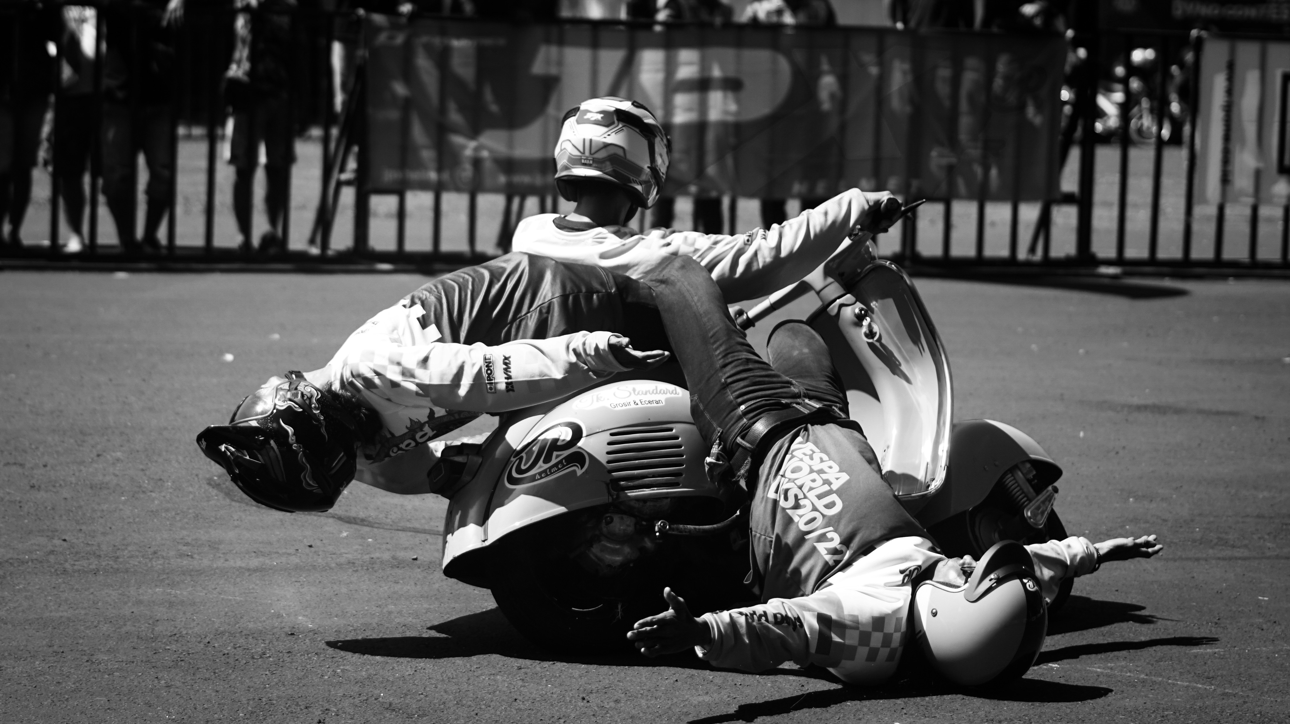 Ομαδική εκδήλωση καρτ με επαγγελματική οργάνωση