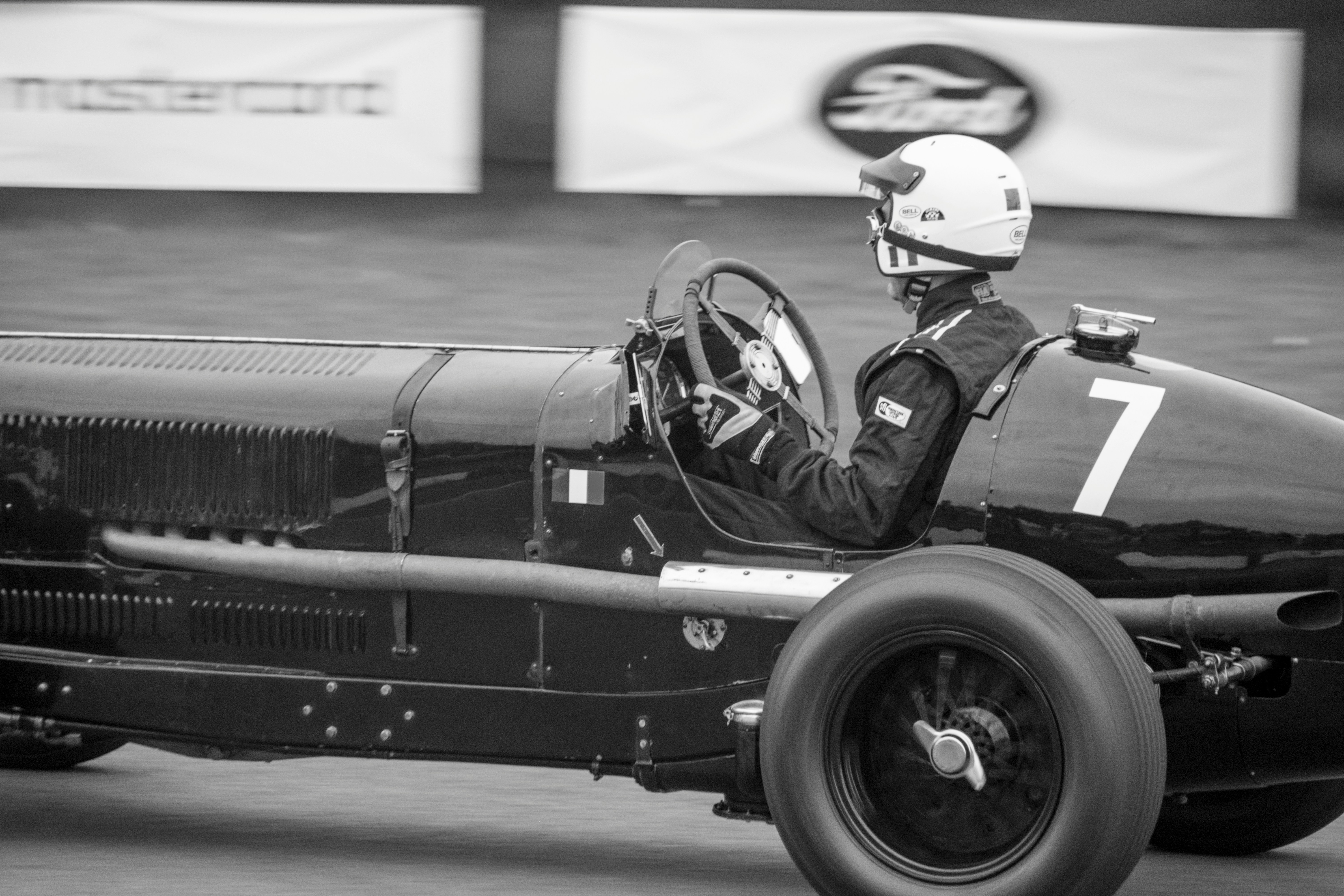 Επαγγελματική εκπαίδευση οδήγησης καρτ με έμπειρους εκπαιδευτές